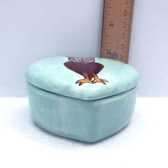 Green Ceramic Heart Shaped Lidded Trinket Dish with Handpainted Owl for Jewelry - Picture 4 of 5